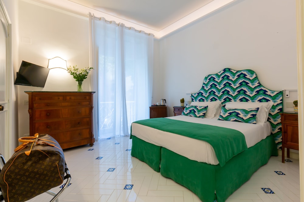 Comfort Triple Room, Balcony - Photo 2