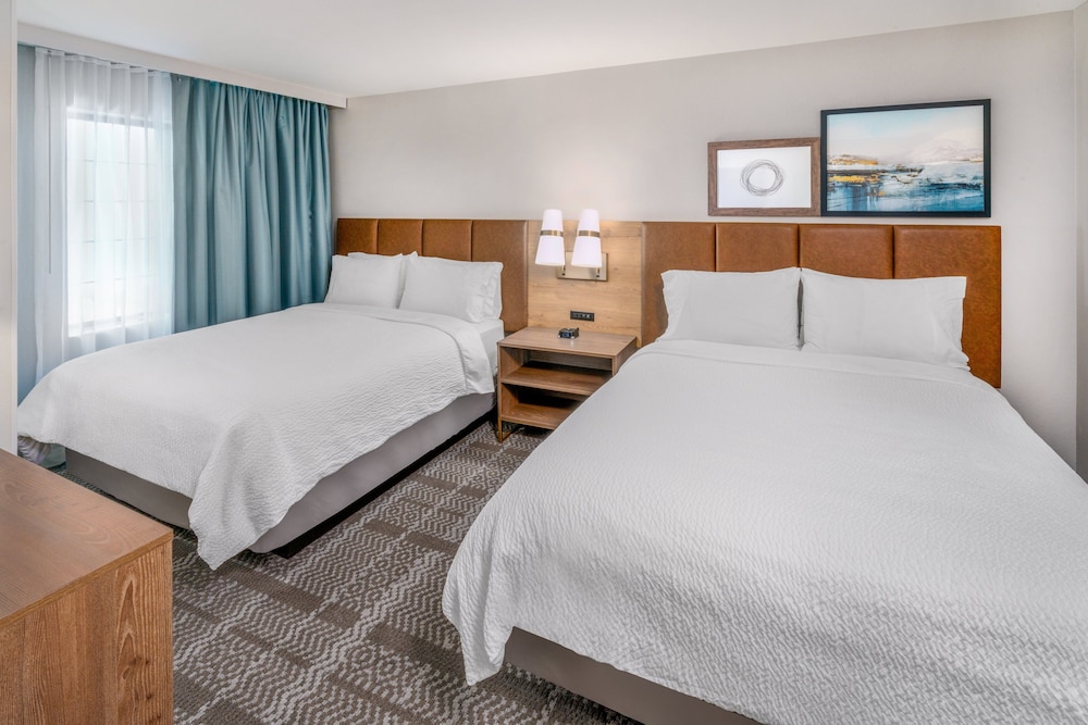 Suite, Multiple Beds, Kitchen - Photo 1