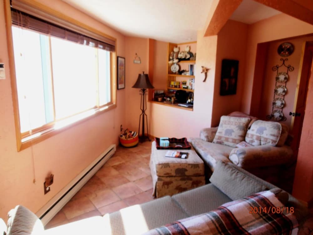 Condo, 2 Bedrooms, 2 Bathrooms photo 2