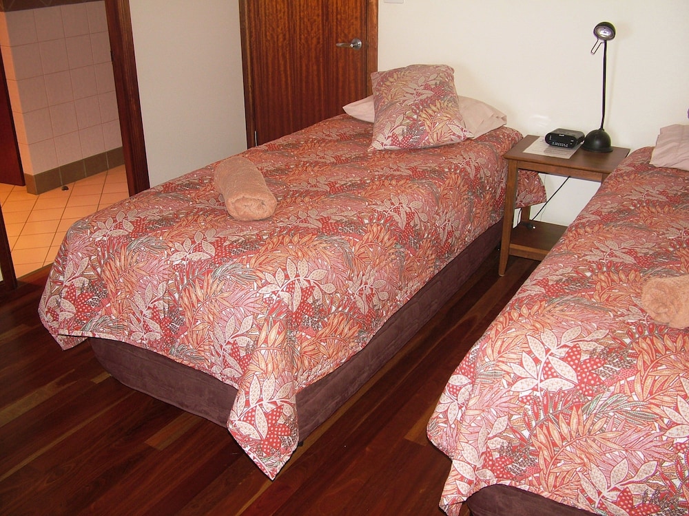 Pademelon Room, Superior Double Room Single Use, 2 bedrooms, Mountain view photo 3