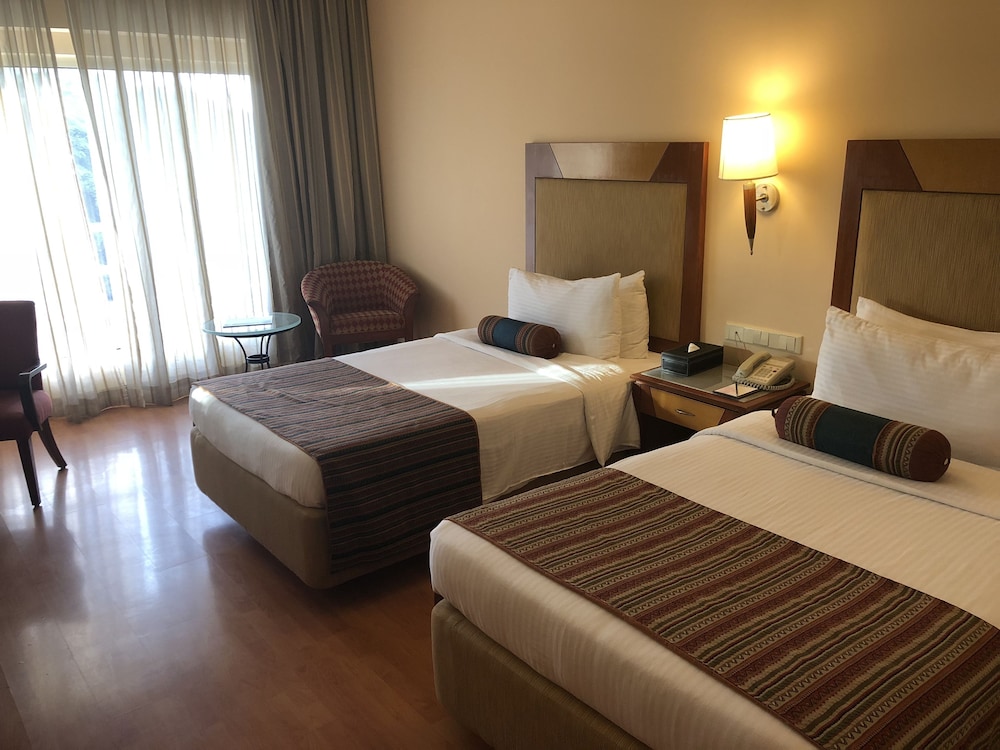 Executive Club Twin Room - Photo 3