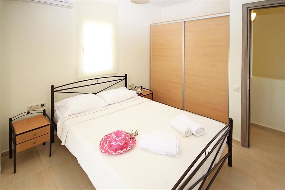 House, Garden View (M1, M2) photo 1