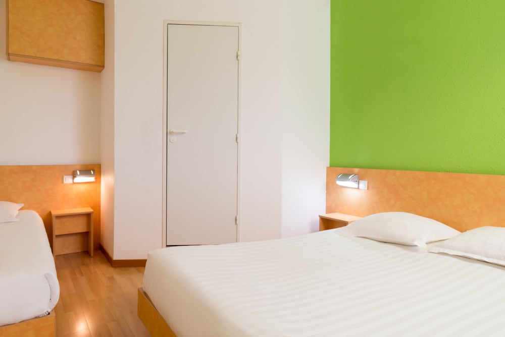 Standard Triple Room photo 2