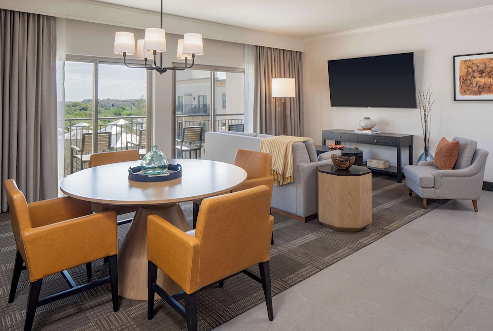 Executive Suite, 1 Bedroom - Photo 7