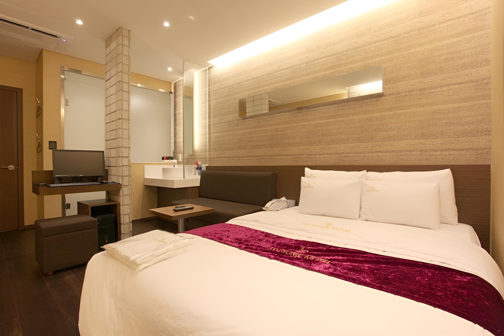 Room (Standard Room B) - Photo 2