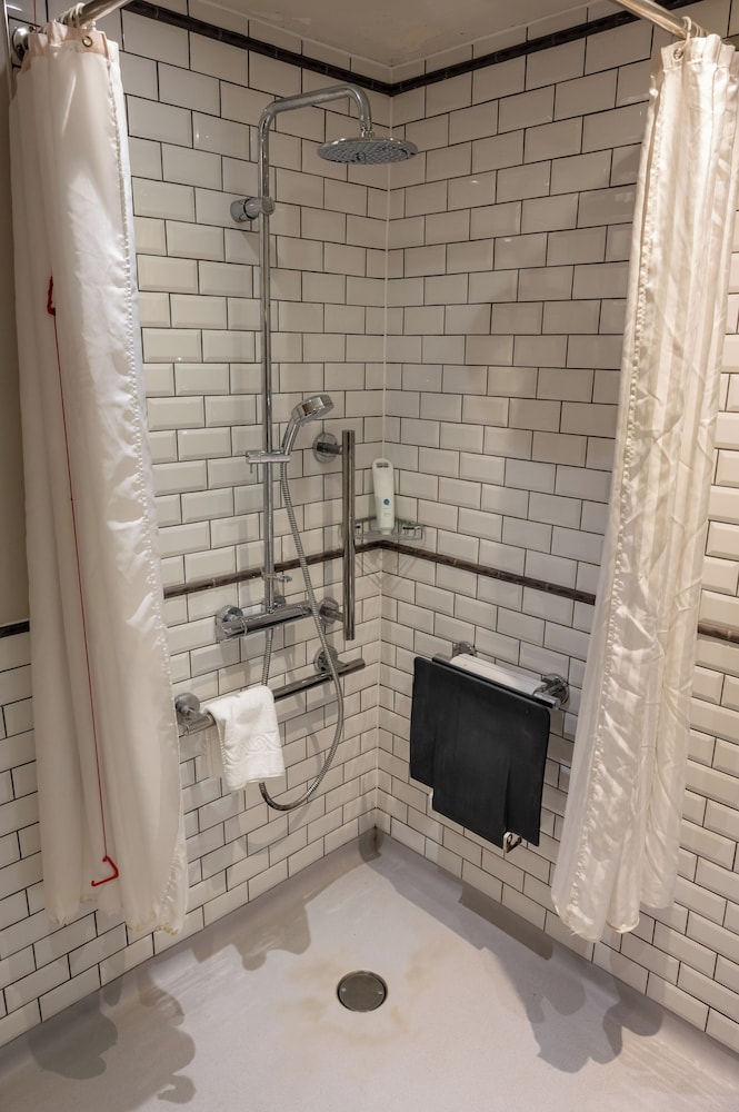Accessible Room - Photo 3