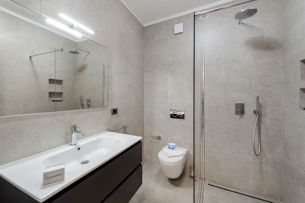 Standard Studio, Lake View, Lakeside (Porto Letizia P10)