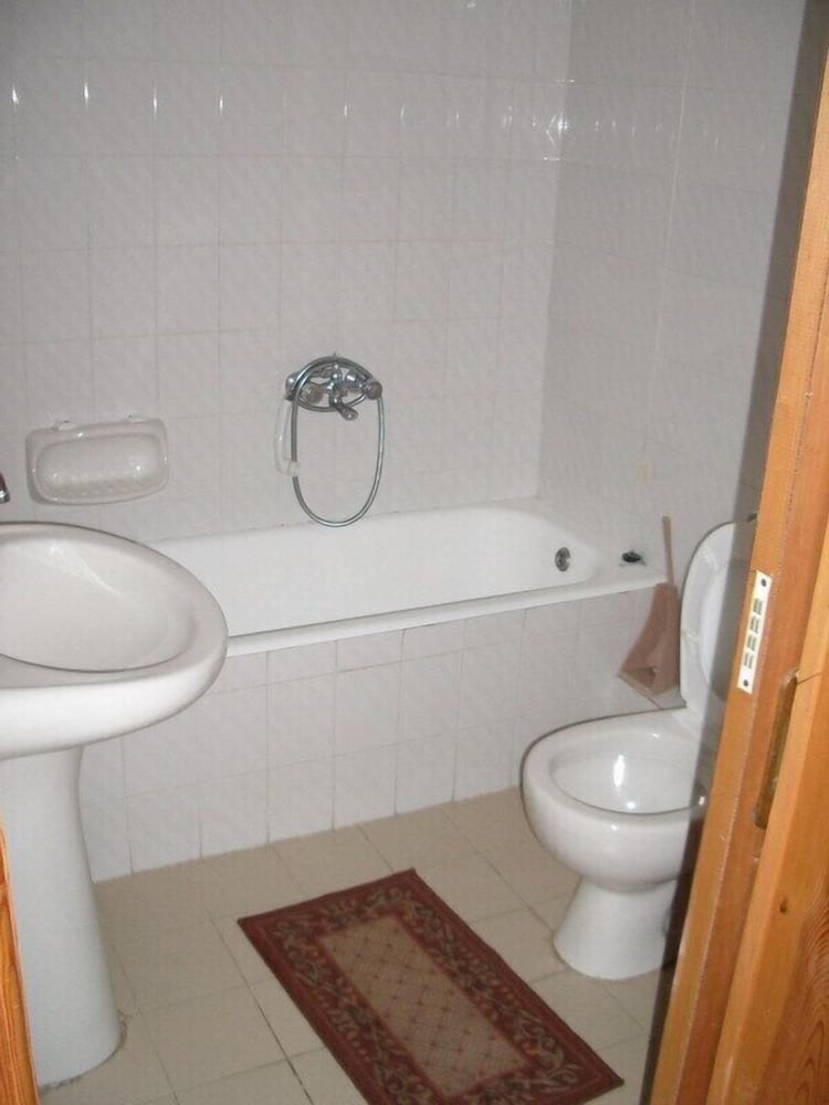 Double or Twin Room - Photo 4