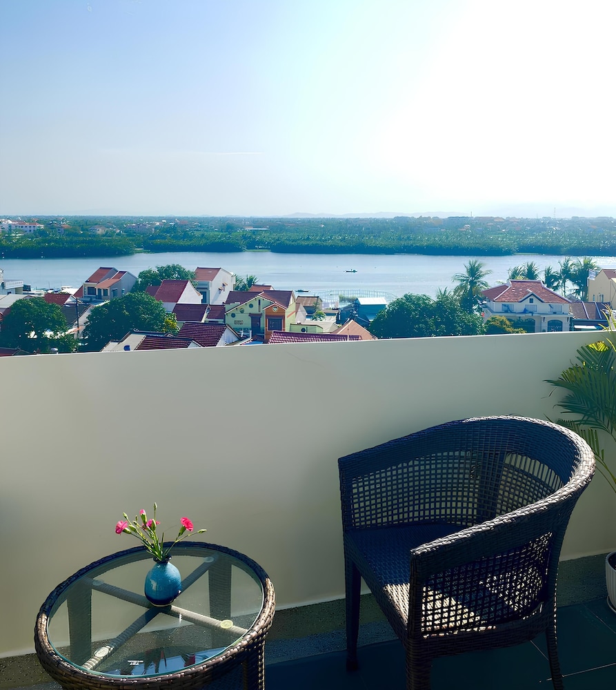 Deluxe Room, 1 Queen Bed, Balcony (Rooftop Room, Riverside View) - Photo 8