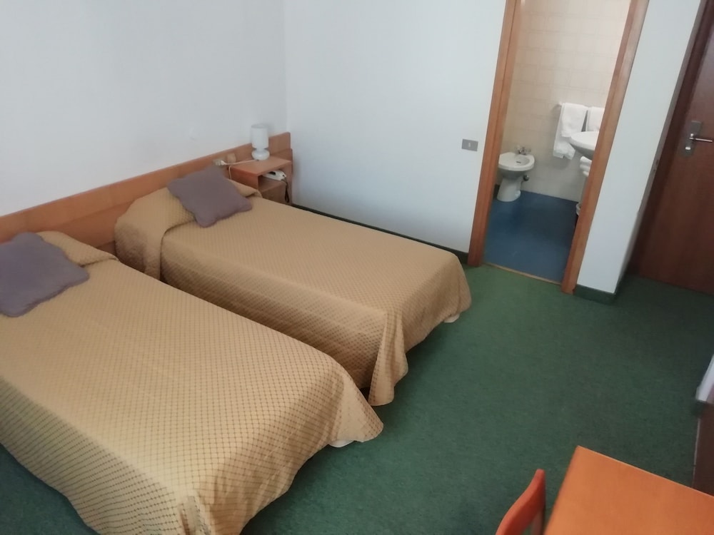 Double Room - Photo 4