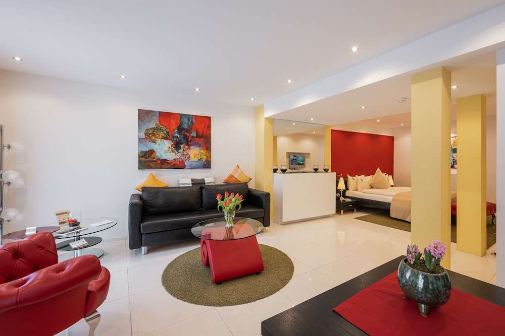 Exclusive Suite, 1 King Bed with Sofa bed, Kitchenette - Photo 14