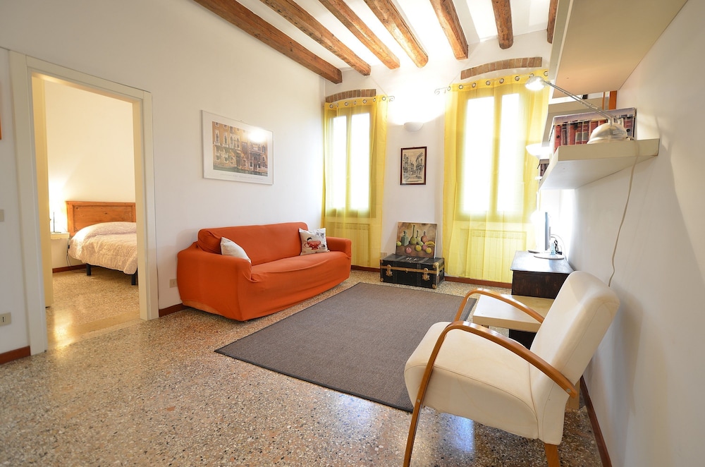 Basic Apartment, 1 Bedroom photo 2