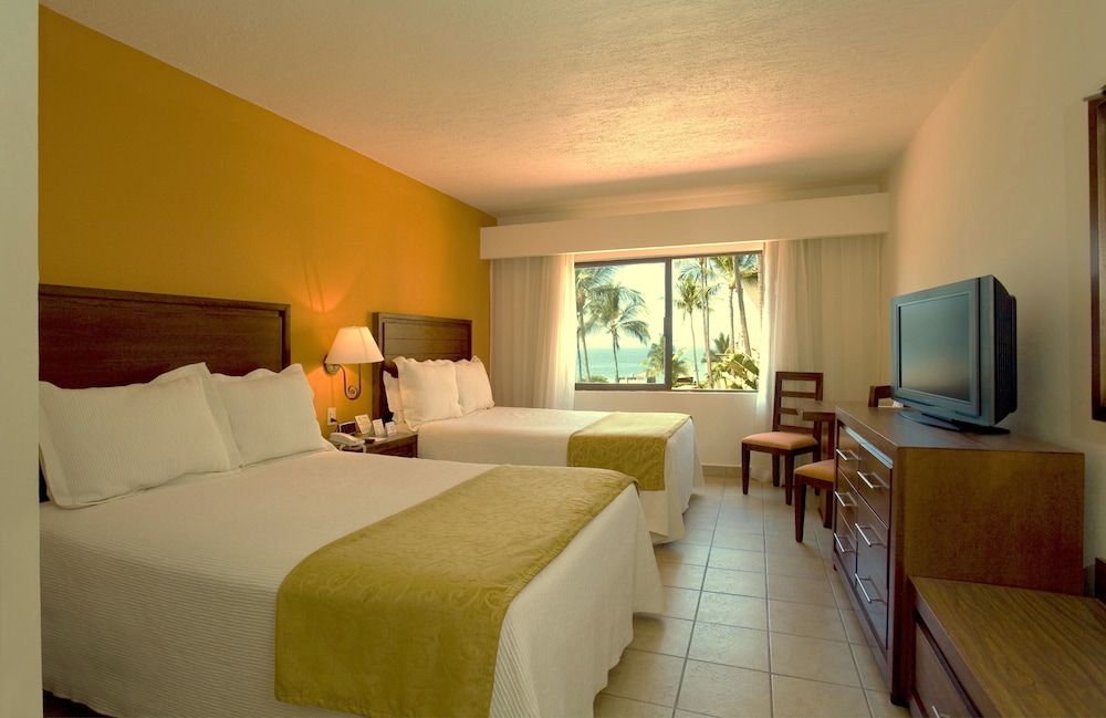 Standard Room, Partial Ocean View - Photo 1