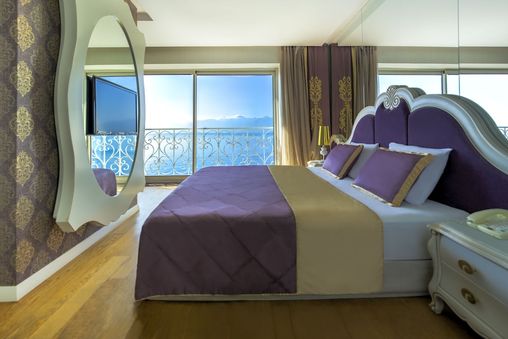 Junior Double Room, 1 King Bed, Sea View
