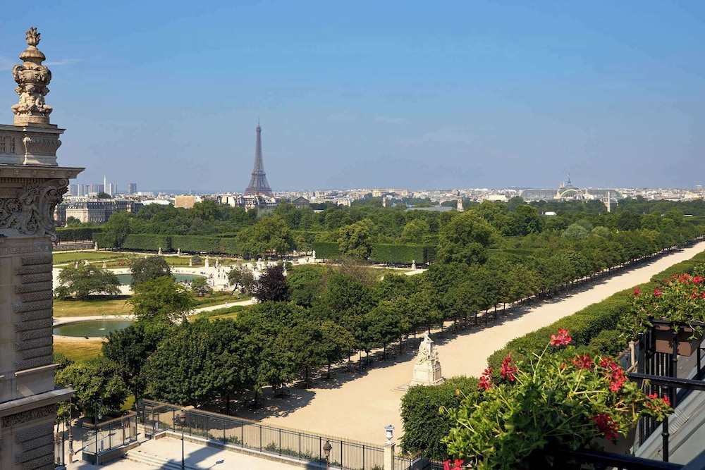 Parisian Suite Parisian Suite