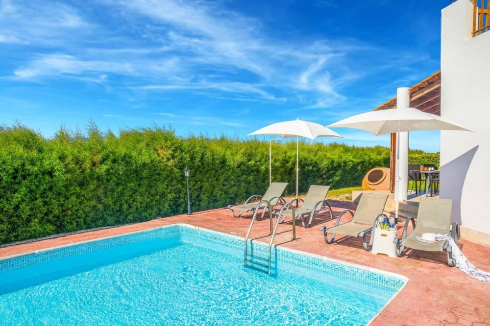Villa photo 2