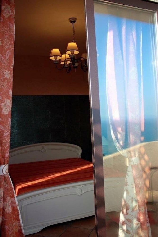 Superior Double Or Twin Room, Balcony, Sea View photo 3