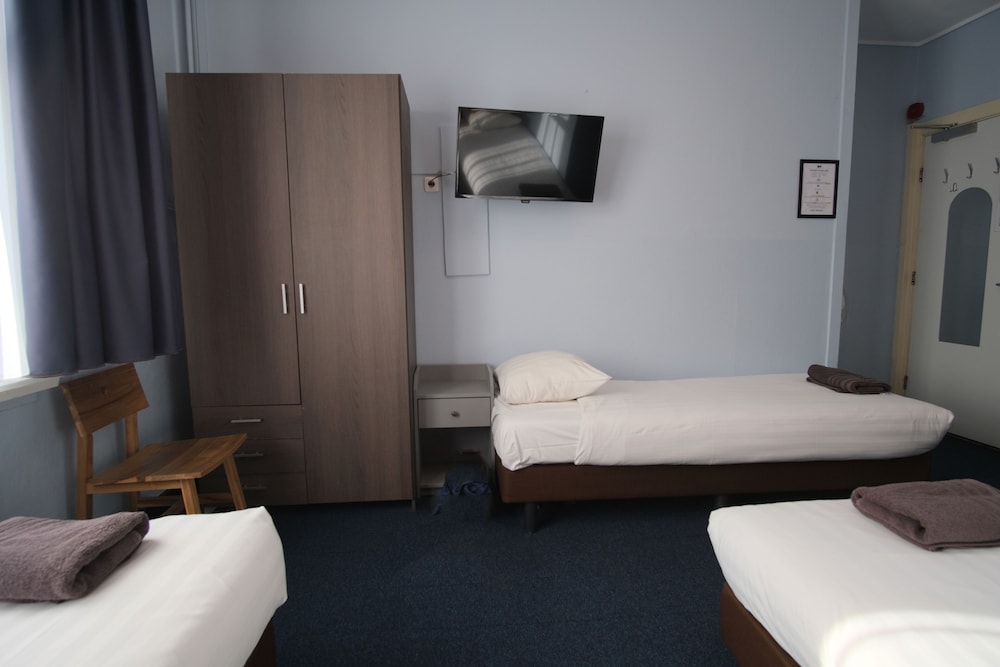 Triple Room, Private Bathroom photo 2