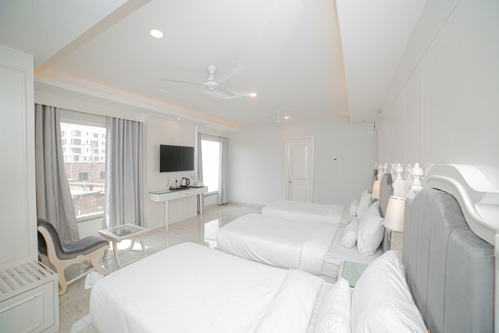 Deluxe Triple Room - Photo 1