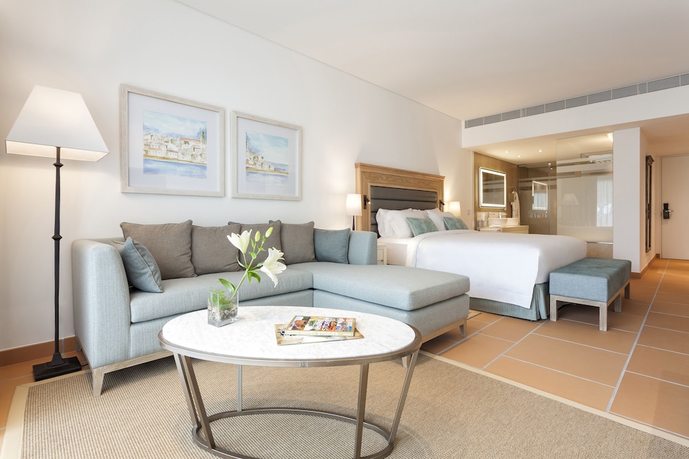 Junior Suite, 1 Queen Bed, Pool View thumbnail 6