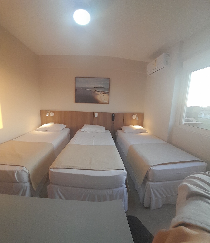 Standard Room, 3 Twin Beds, Air conditioning photo 2