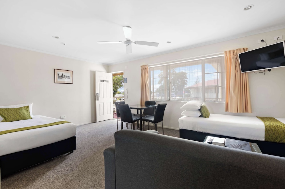 Deluxe Suite, Multiple Beds, Non Smoking, Kitchen - Photo 1