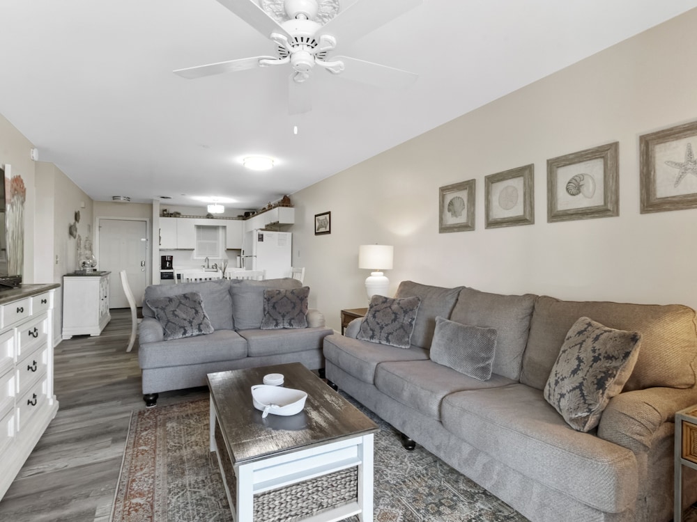 Condo, 2 Bedrooms