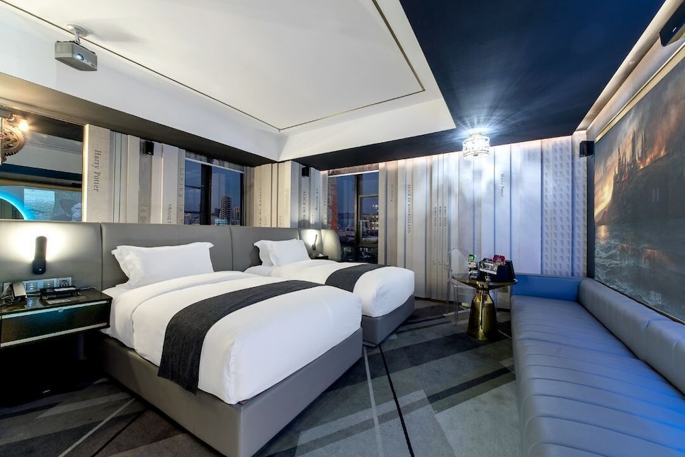 Superior Twin Room, City View