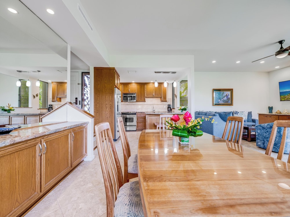 Condo, 2 Bedrooms, Ocean View (1103) photo 3