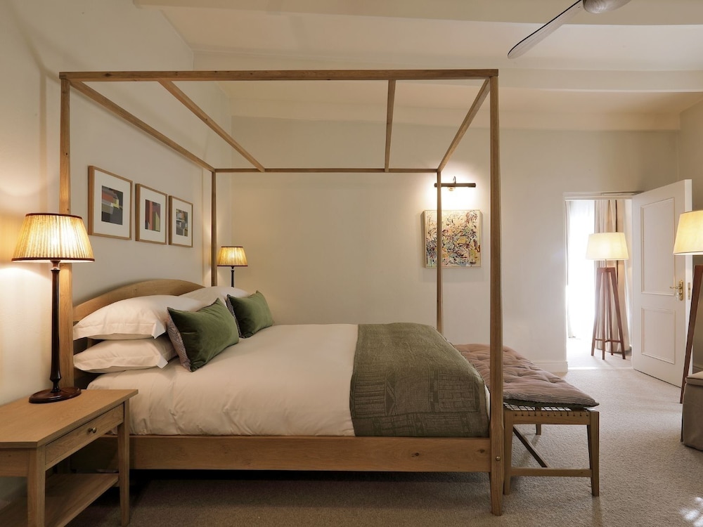 Luxury Suite - Photo 1