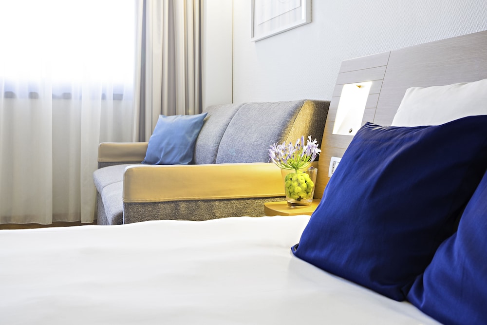 Executive Room, 1 Double Bed with Sofa bed - Photo 2