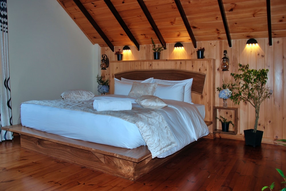 Elite Double Room, 1 King Bed, Non Smoking, Balcony