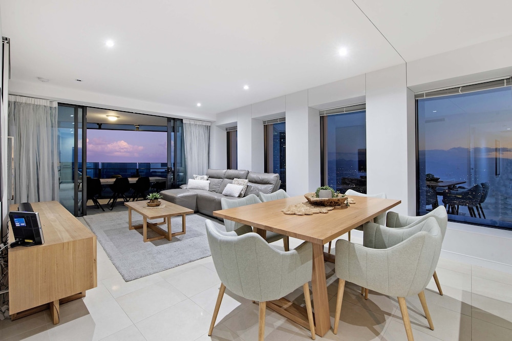 Apartment, 3 Bedrooms, Ocean View photo 1