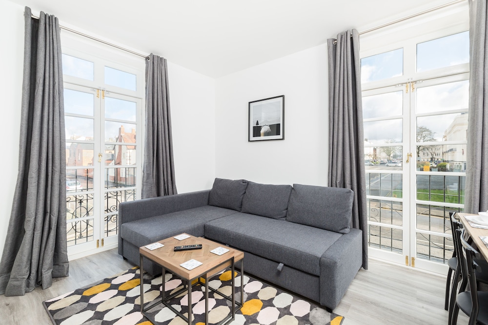 Apartment 6 - Signature photo 1