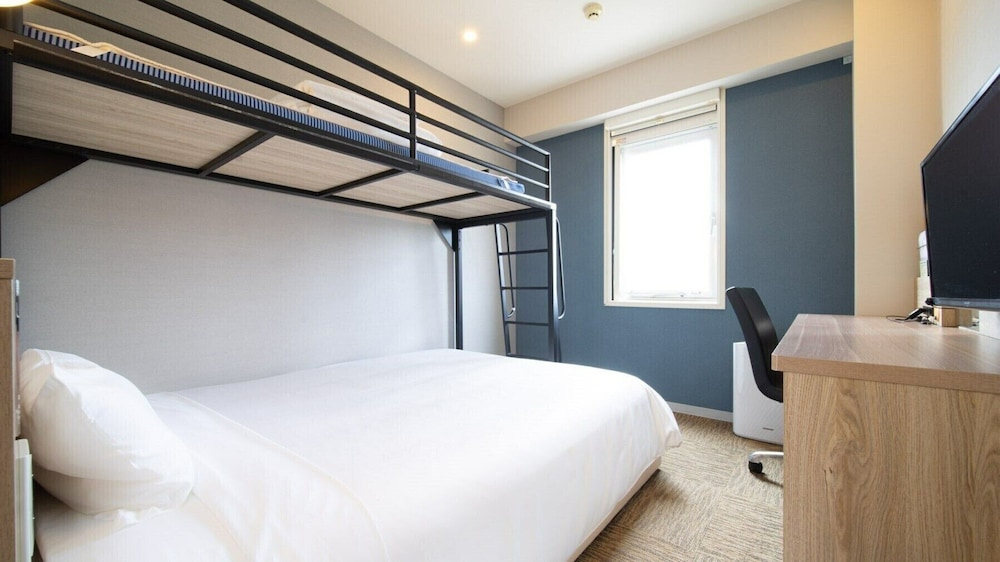 Super Room (1 Double Bed + 1 Loft Bed) - Photo 3