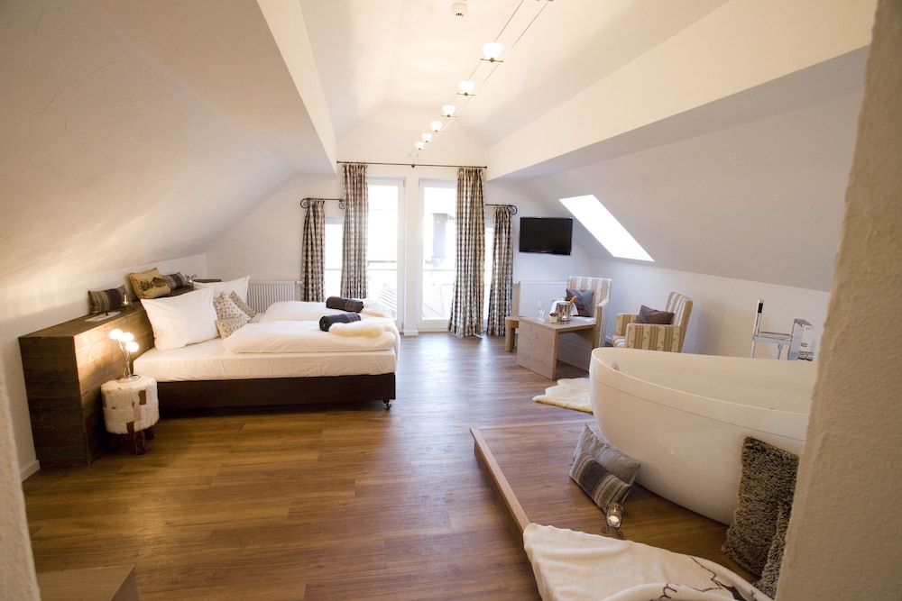 Deluxe Studio Suite