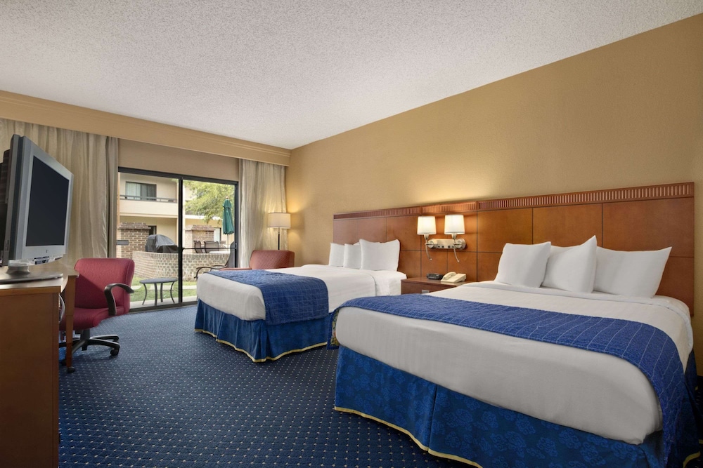 Room, Accessible photo 1