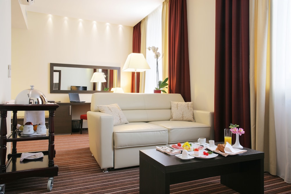 Suite, 1 Bedroom photo 2