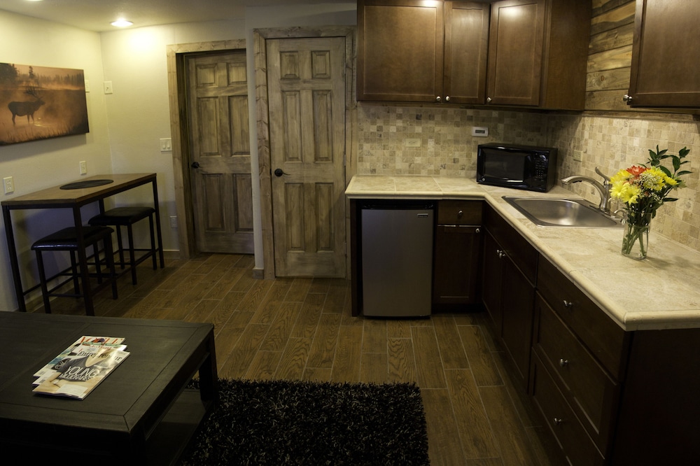 Luxury Suite, 1 Bedroom, Refrigerator & Microwave