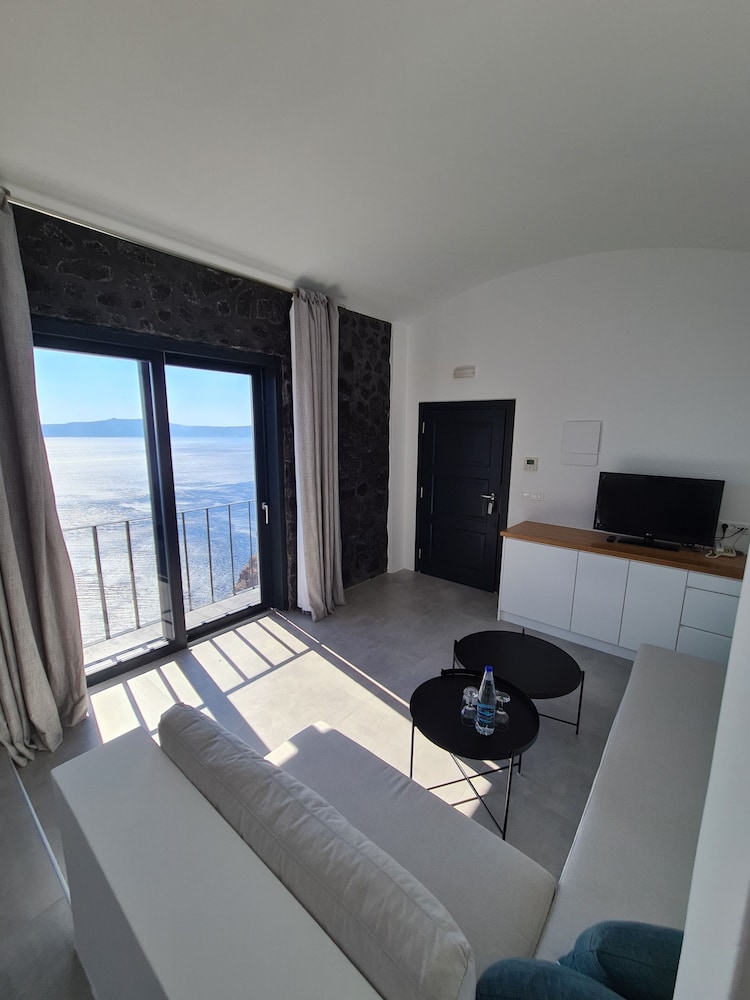 Executive Suite - Photo 20