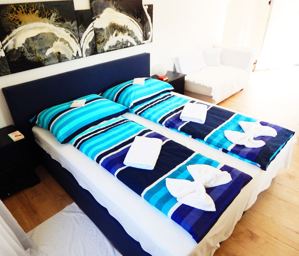Apartment photo 2