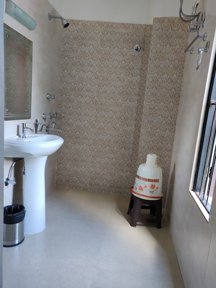 Executive Club Room photo 2