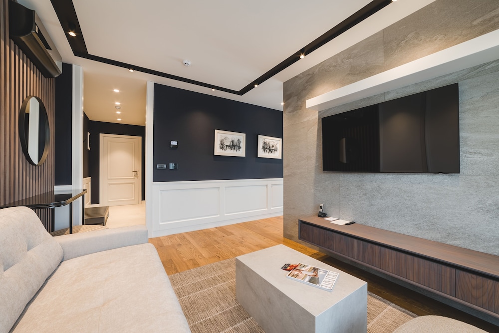 Executive Suite, 1 King Bed with Sofa bed