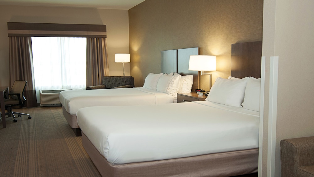 Suite, Multiple Beds photo 3