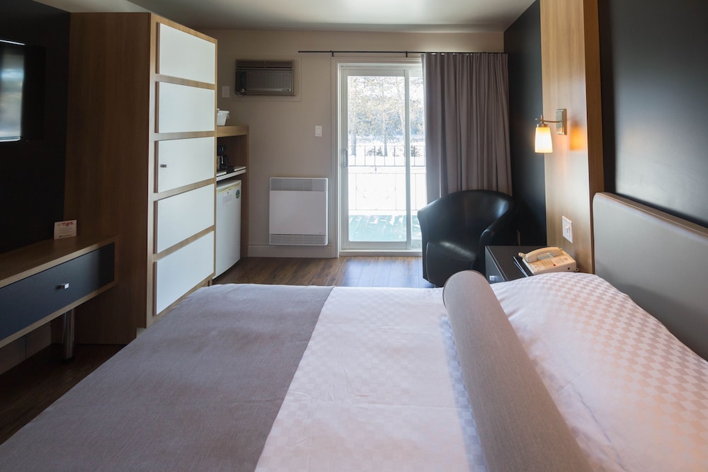 Deluxe Room, River View, front desk is open until 8 PM (Marineau+) photo 2