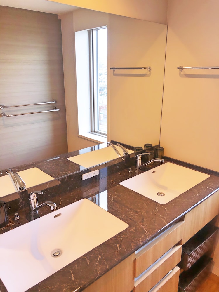Deluxe Twin Room - Photo 2