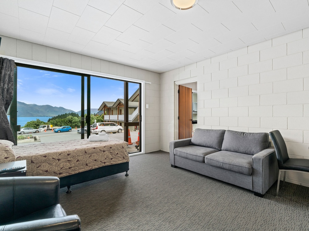 Deluxe One Bedroom Apartment Lakeview photo 1