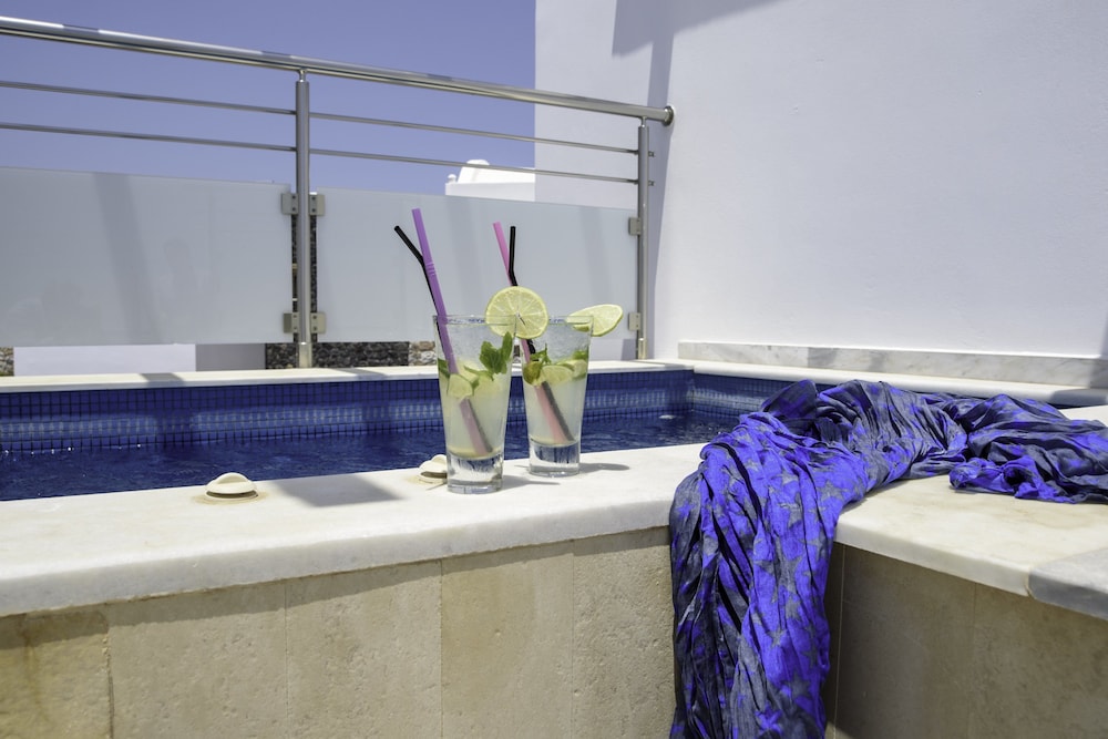 Deluxe Room, Jetted Tub (outdoor) - Photo 1
