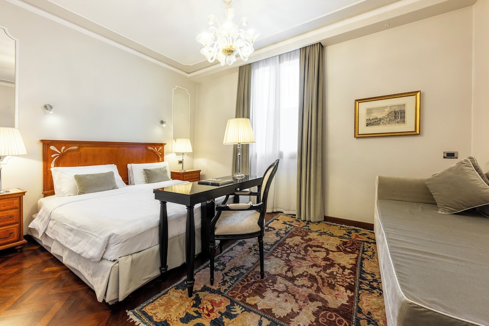 Deluxe Triple Room photo 3