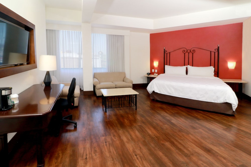 Suite, 1 King Bed (Juarez Ave View) - Photo 3